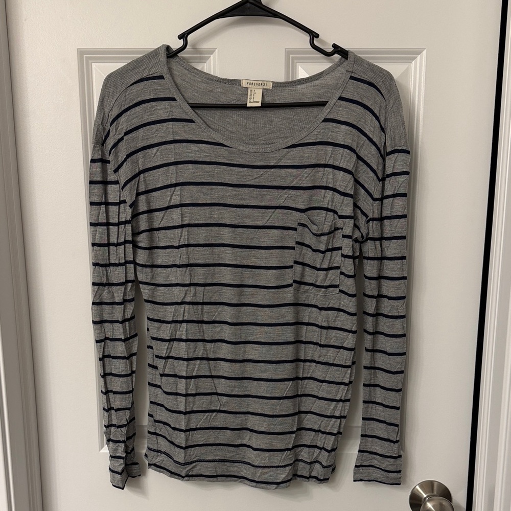 Forever 21 Gray and Navy Striped Lightweight Long Sleeved Pocketed T-Shirt